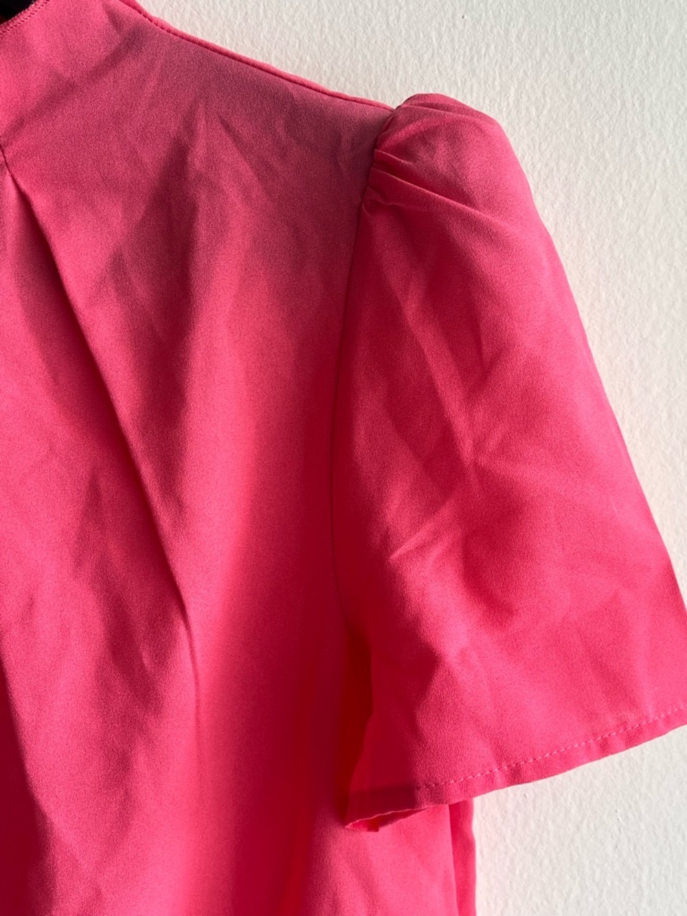 Shein Hot Pink Pleated Short-Sleeve Blouse size 4 Small Medium - Picture 4 of 4